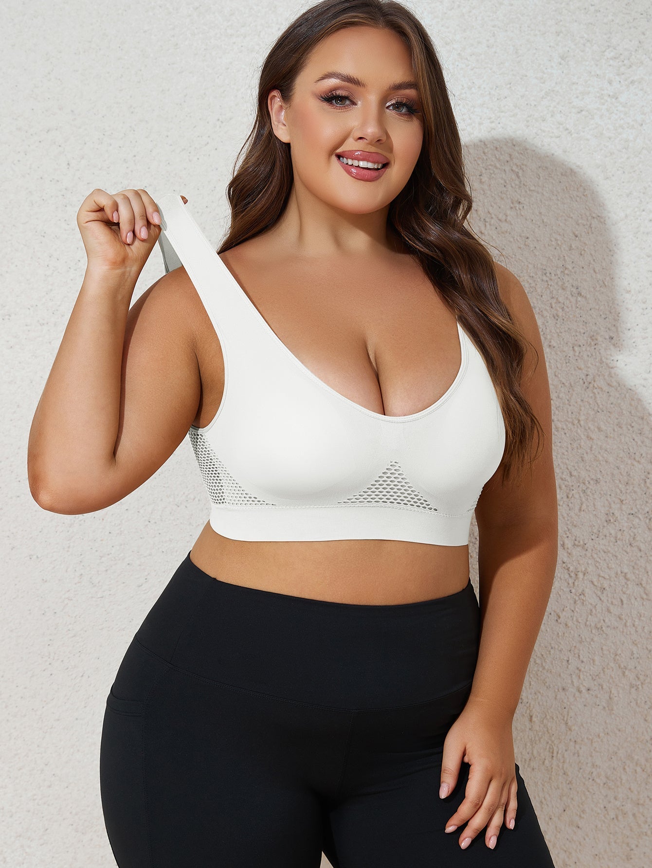 Roze sportbeha met brede bandjes en ademende stof | Perfecte ondersteuning en bewegingsvrijheid | Ideaal voor sport en dagelijks gebruik afbeelding 3