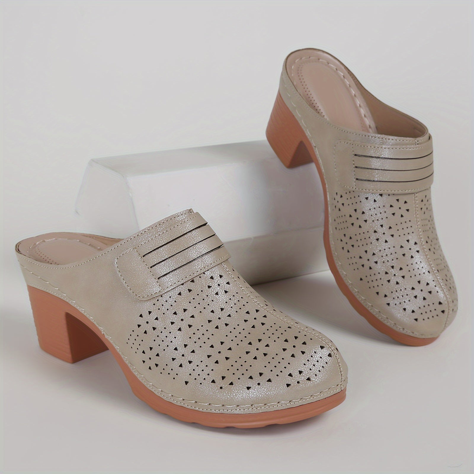 Stijlvolle dames sandalen met dikke hak: geniet van comfort en uitstraling afbeelding 11