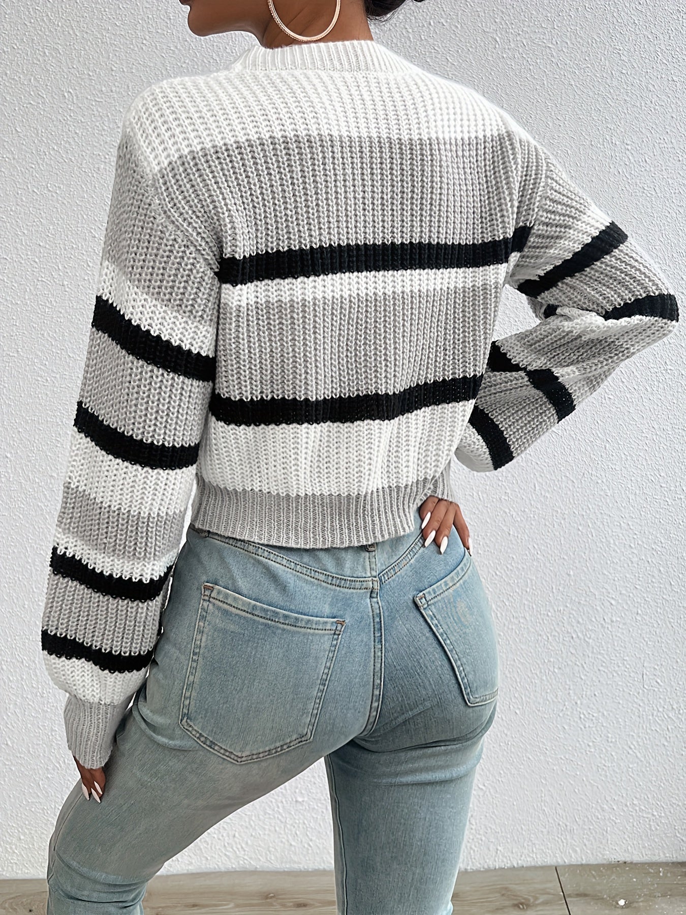 Trendy en comfortabele colorblock gebreide trui voor een stijlvolle herfst- en winterlook afbeelding 9