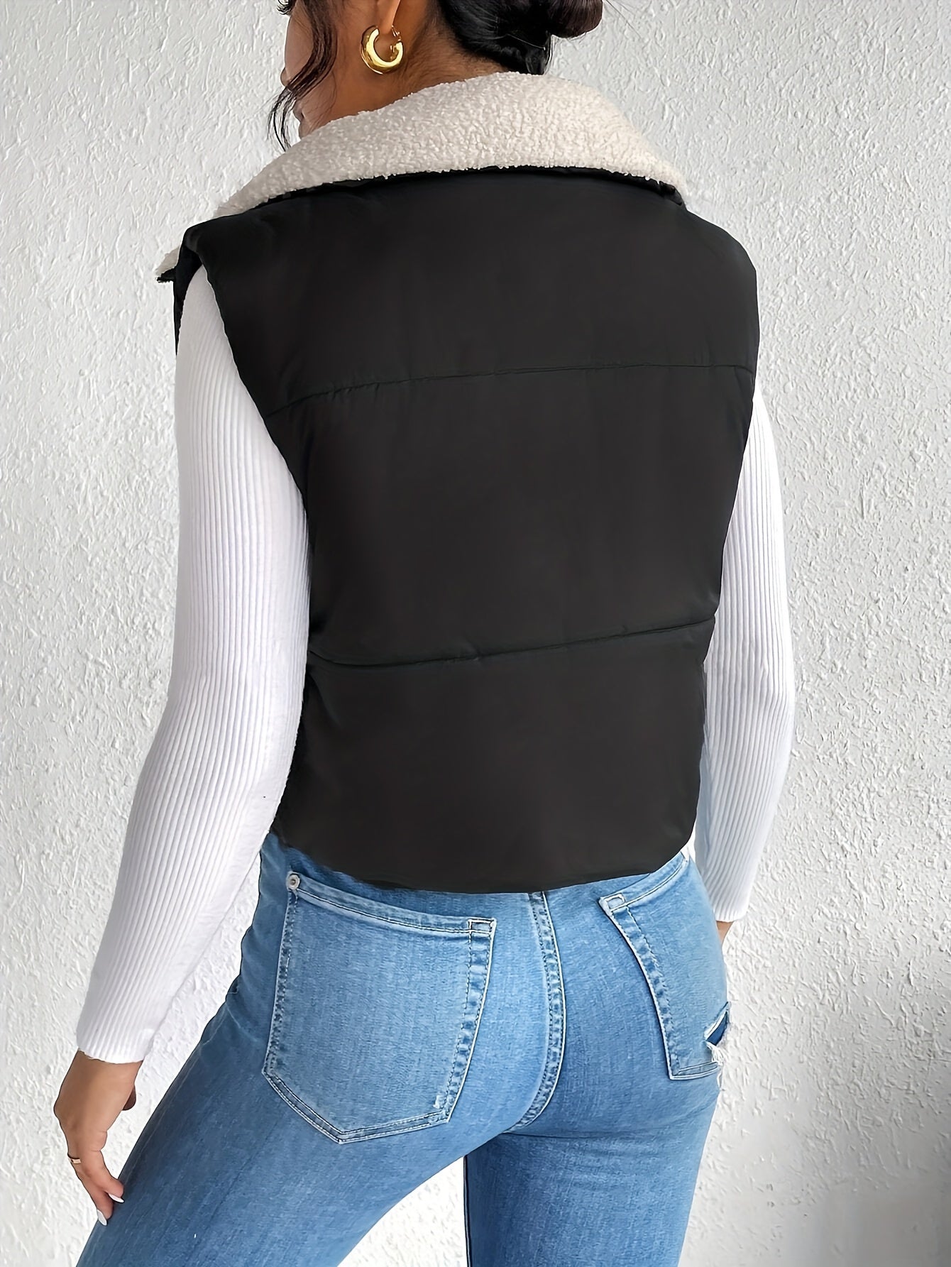 Korte mouwloze gevoerde bodywarmer - Stijlvol en warm - Perfect voor lente en herfst afbeelding 3