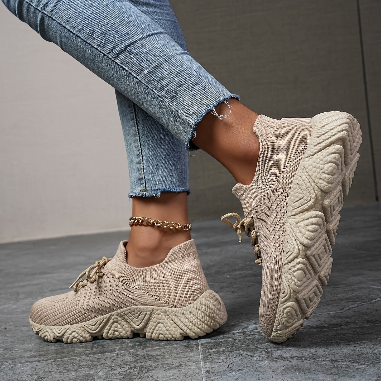 Ademende lage sneakers in effen kleur afbeelding 3