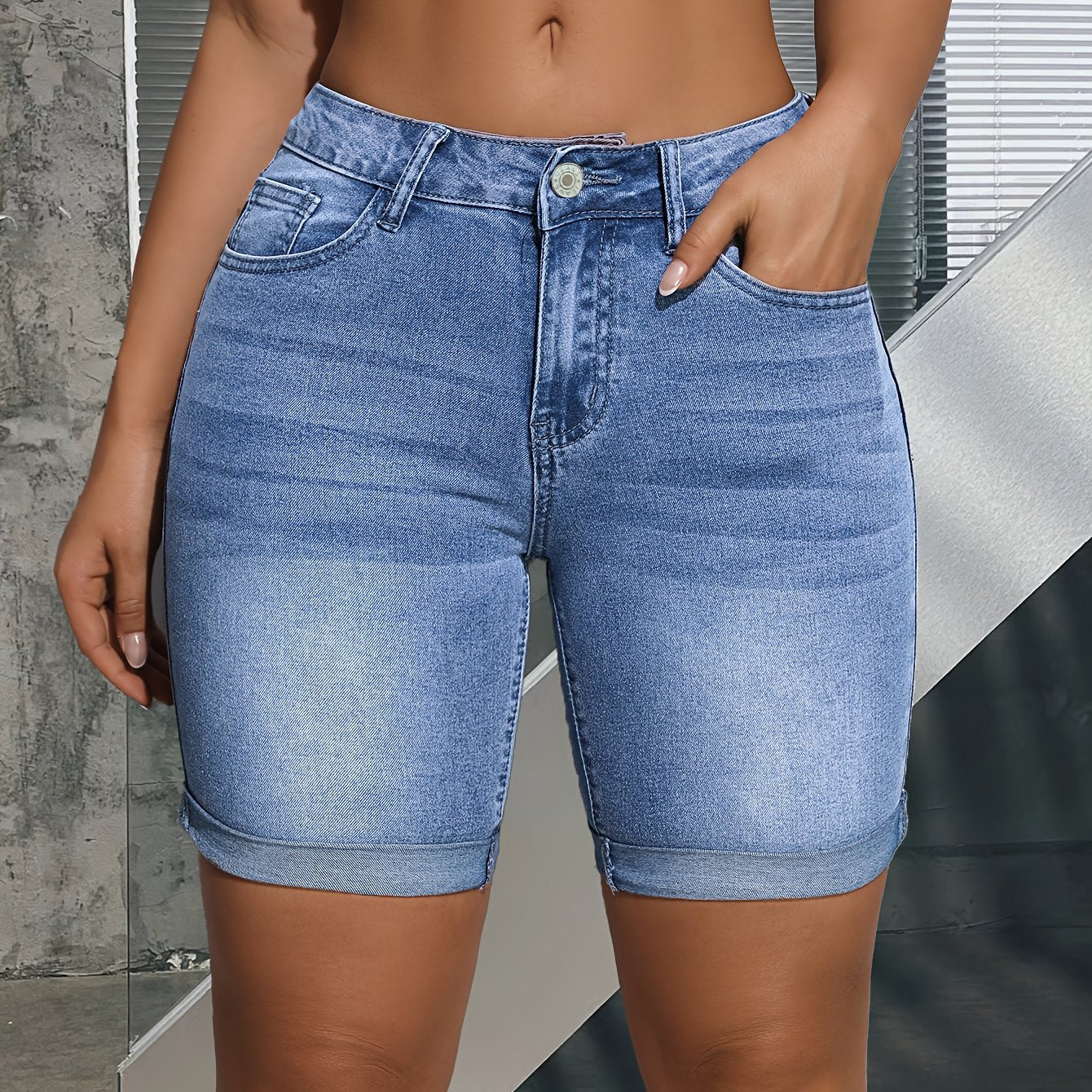 Hoge taille denim shorts met gerolde zoom - Tijdloze elegantie voor de zomer afbeelding 6
