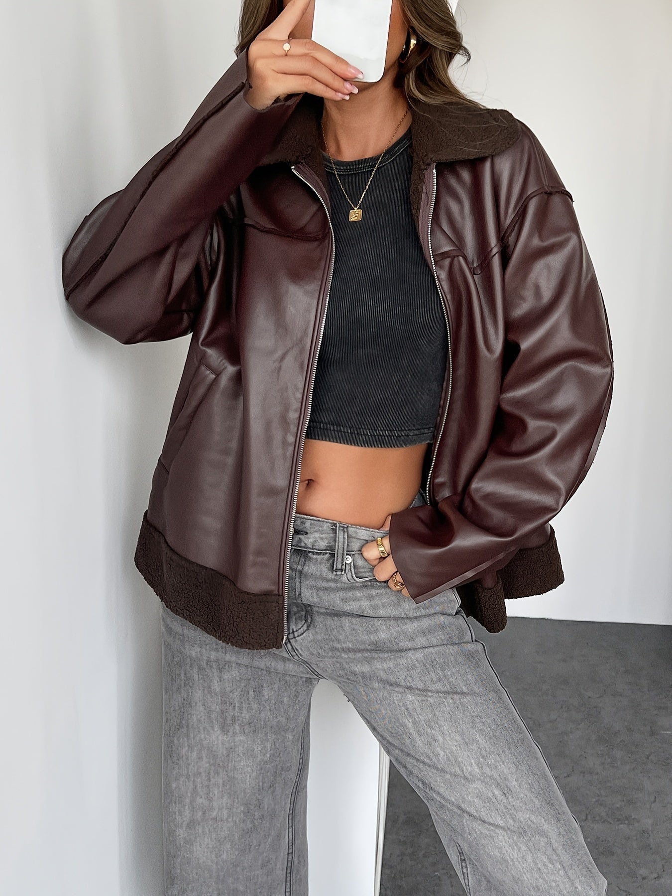 Dames leren jas met kunstbont kraag - modieus en warm voor herfst en winter afbeelding 2