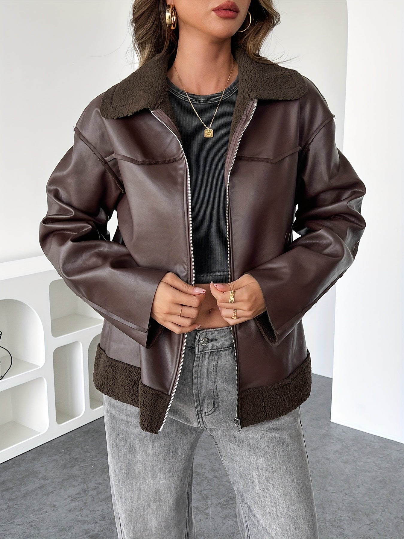 Dames leren jas met kunstbont kraag - modieus en warm voor herfst en winter afbeelding 6