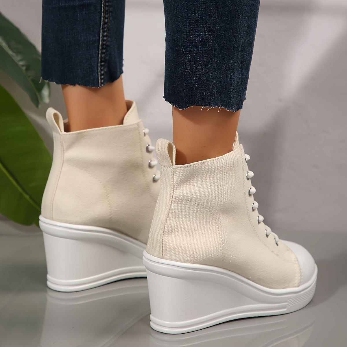 Stijlvolle dames enkellaarzen met wedge hak: de perfecte mix van comfort en fashion afbeelding 12