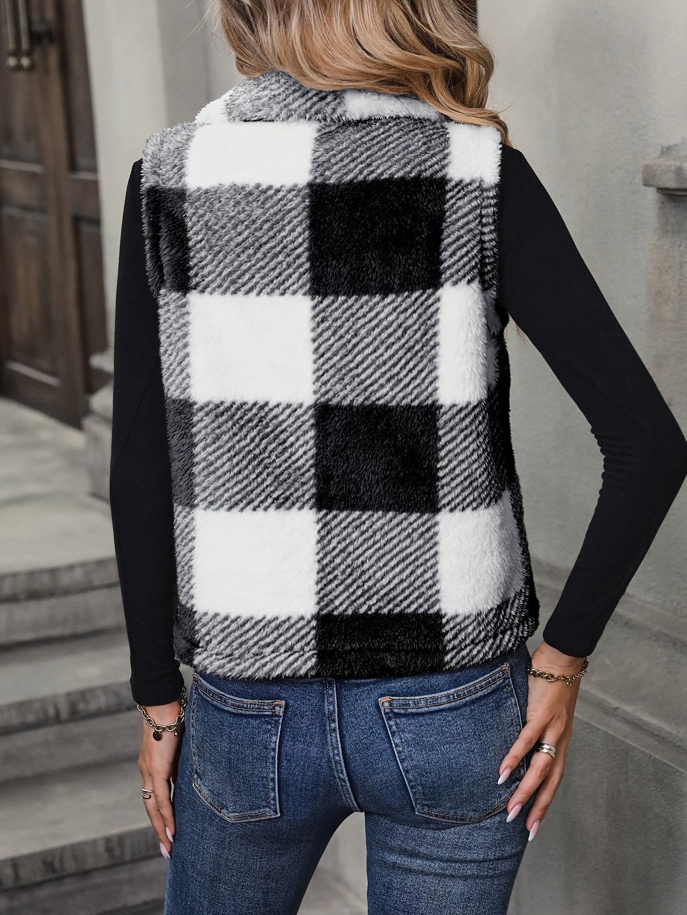 Stijlvolle geruite fuzzy vest jas voor herfst en winter - Volwassenen - Warme en elegante toevoeging aan elke outfit afbeelding 3