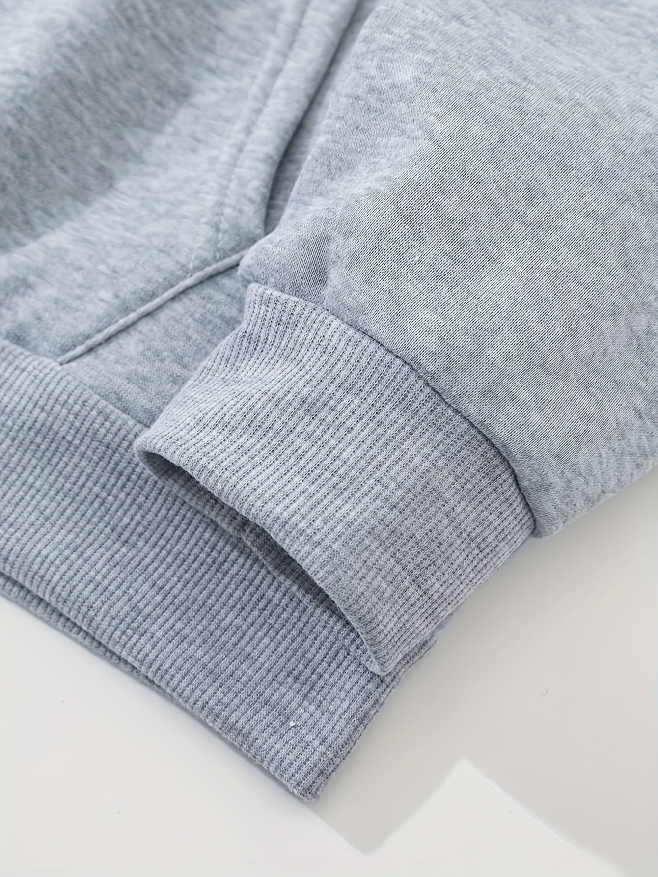 Stijlvolle letterprint dameshoodie | Comfortabele katoenmix | Herfst- en wintergarderobe																			 afbeelding 4