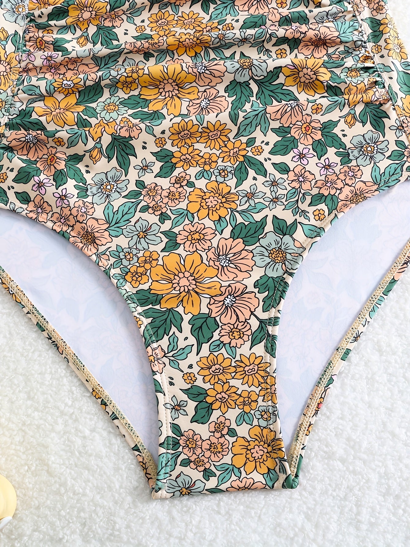 "V-hals badpak met bloemenprint - Natuurlijke elegantie voor de zomer" afbeelding 7
