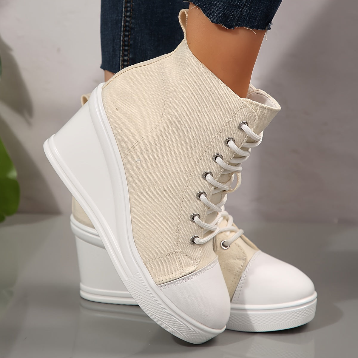 Stijlvolle dames enkellaarzen met wedge hak: de perfecte mix van comfort en fashion afbeelding 3