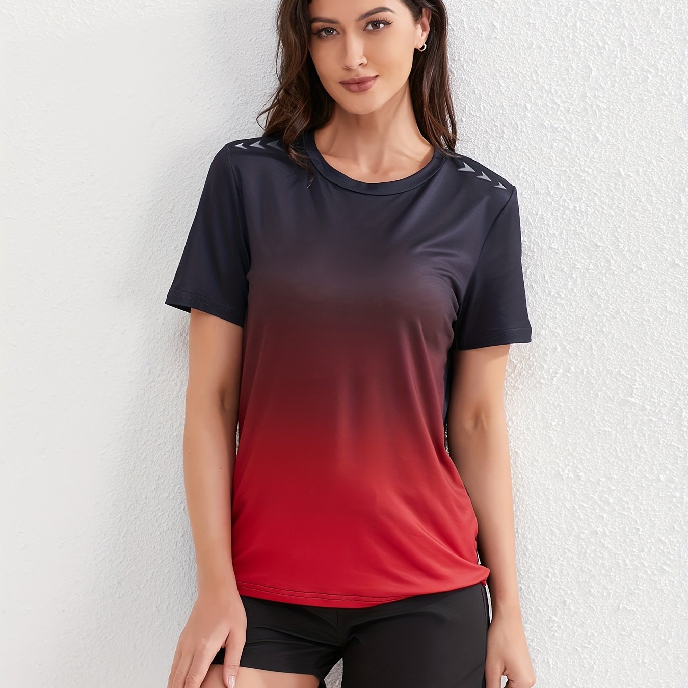 Modieuze en comfortabele ombre sport T-shirt voor dames | Hoog-elastische katoenmix | Geschikt voor elke sport | Ombre-print | All-seasons shirt afbeelding 12