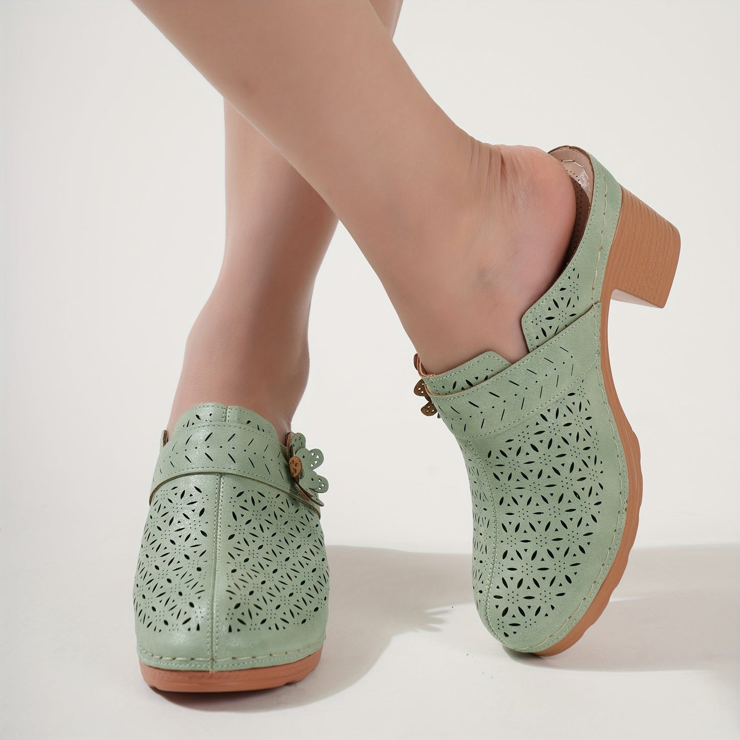Stijlvol en comfortabel: Geperforeerde bloemenmuiltjes voor de moderne vrouw afbeelding 5