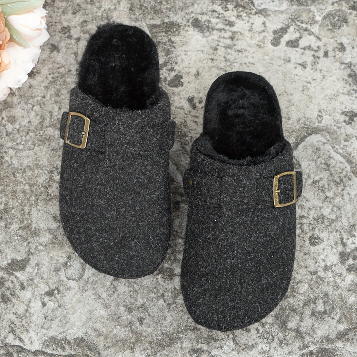 Fuzzy muiltjes: stijlvolle en comfortabele schoenen voor dames afbeelding 5