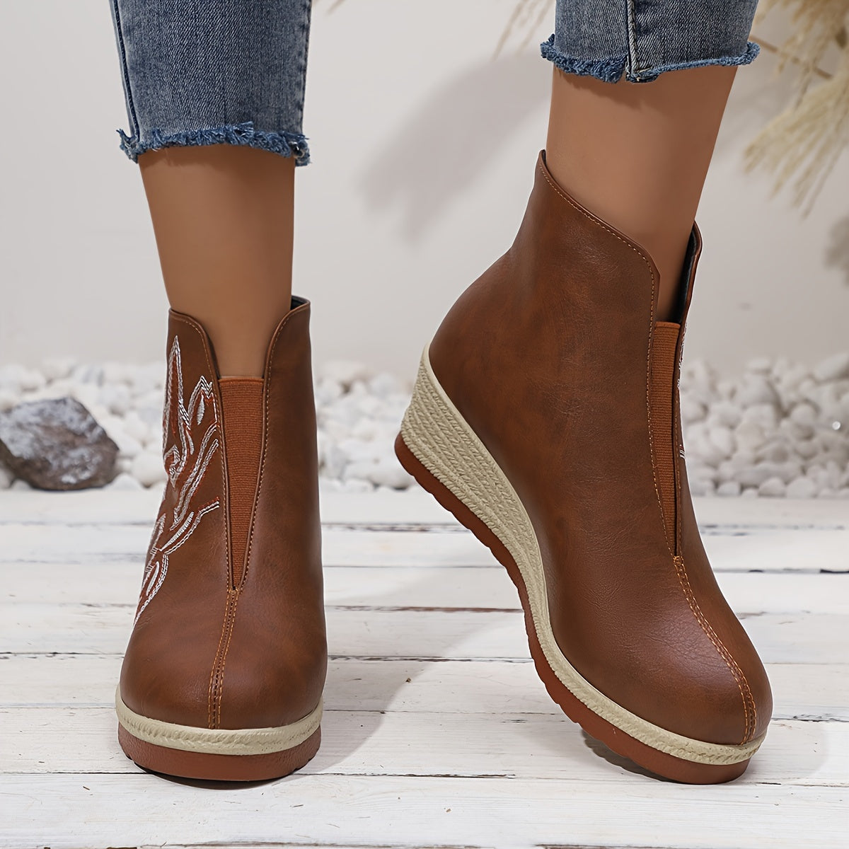 Dames enkellaarzen met sleehak van luxe synthetisch leer - stijlvol en comfortabel afbeelding 3