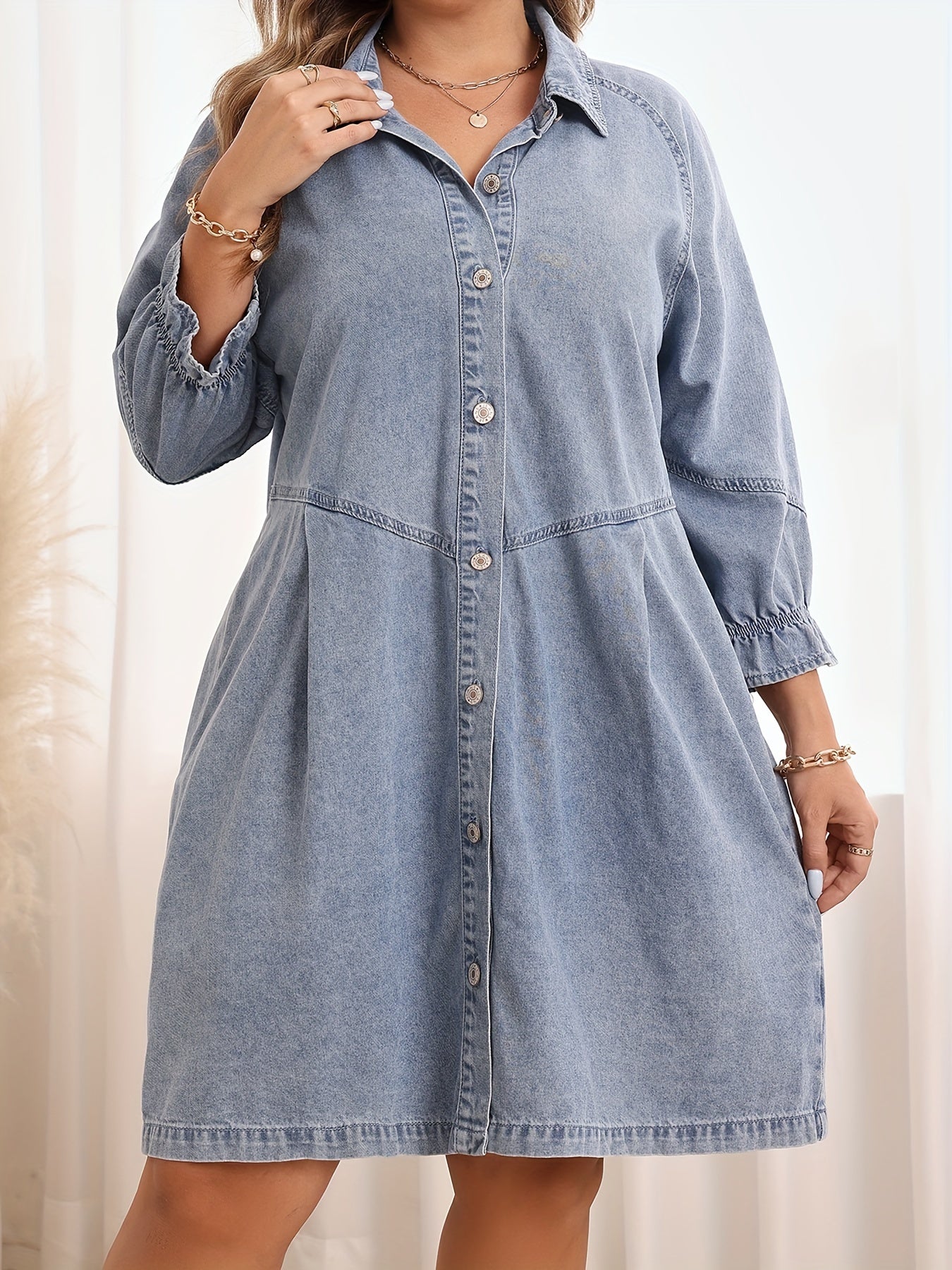 Stijlvolle en comfortabele denim jurk met ruffle mouwen | Verfijnde katoenen jurk met moderne details afbeelding 4