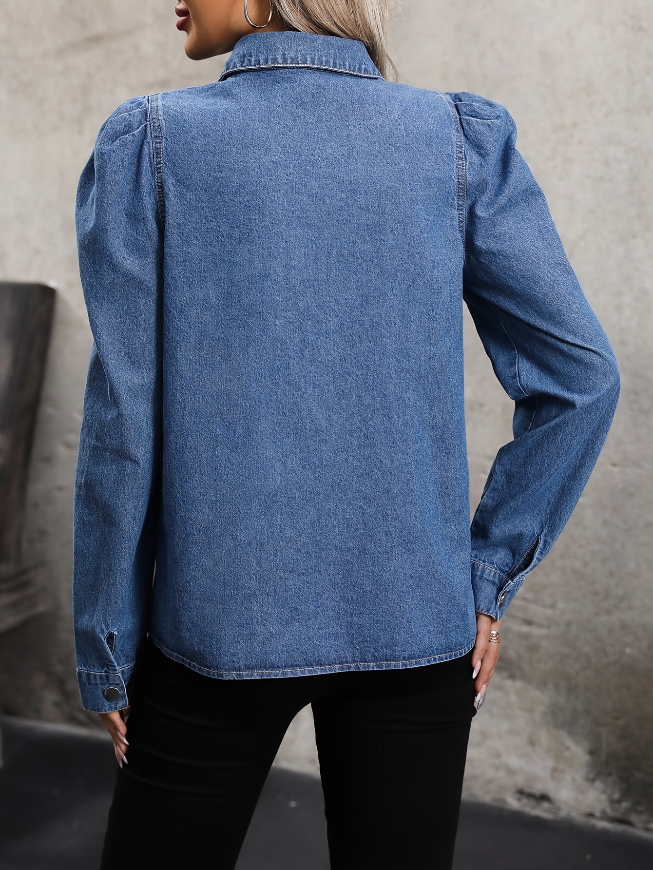 Stoer en stijlvol: Denim jack met klepzakken voor dames - Perfect voor de lente en herfst afbeelding 6