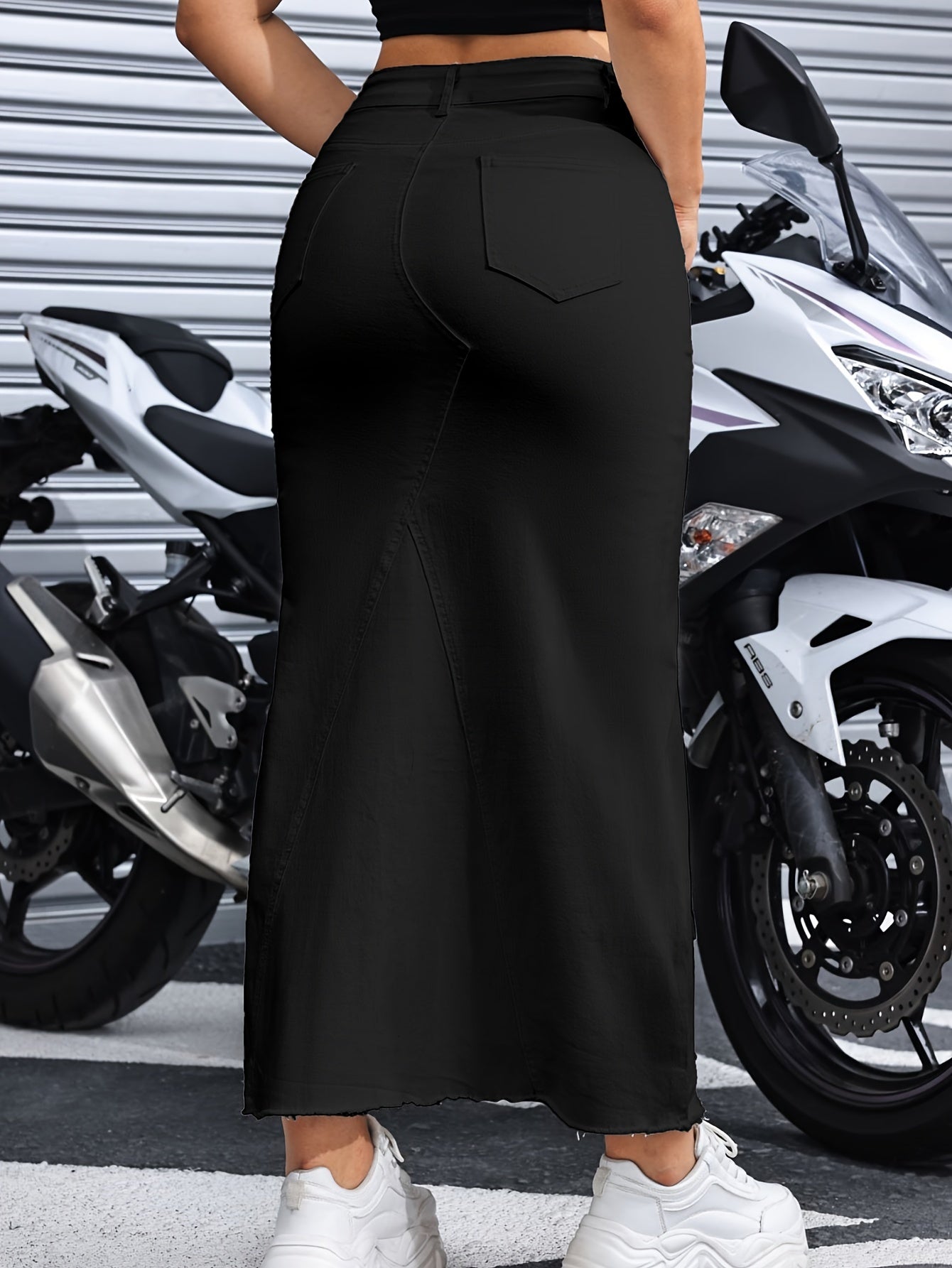 Zwarte denim maxi rok | Unieke, flexibele stijl | Perfect voor lente, zomer en herfst afbeelding 3