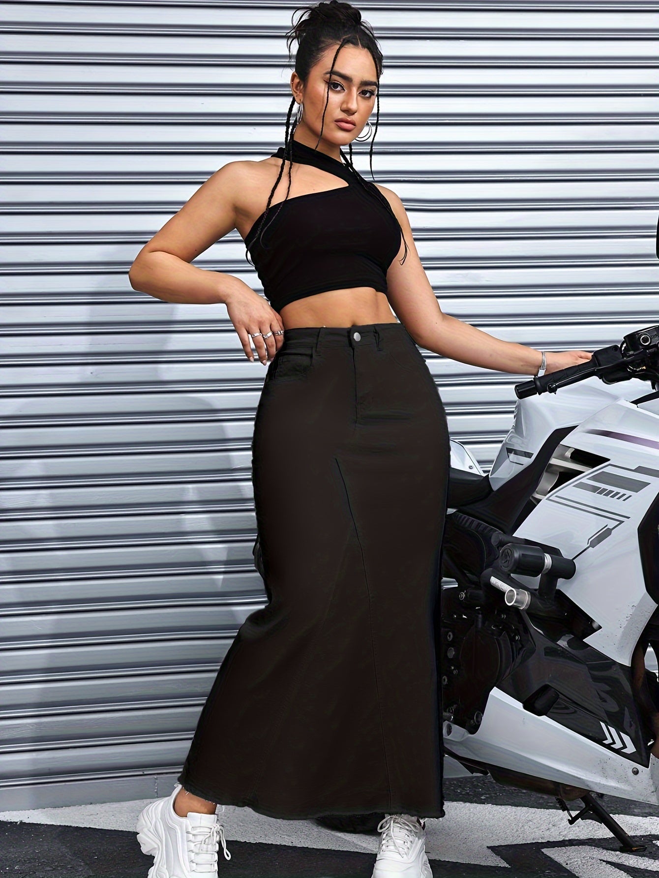 Zwarte denim maxi rok | Unieke, flexibele stijl | Perfect voor lente, zomer en herfst afbeelding 2