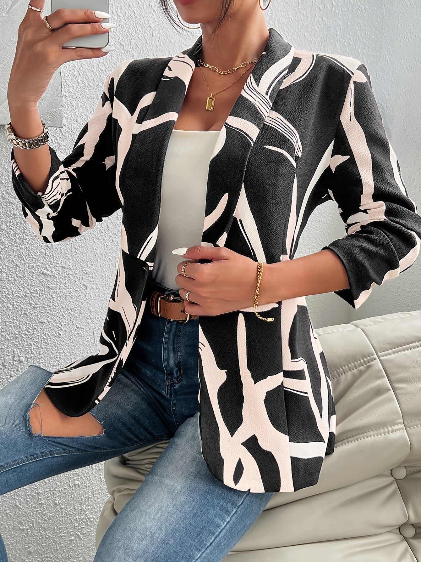 Elegante herenblazer met abstracte print en revers: modern en comfortabel! Ontdek de stijlvolle toevoeging aan je garderobe met perfecte pasvorm. Shop nu! afbeelding 4