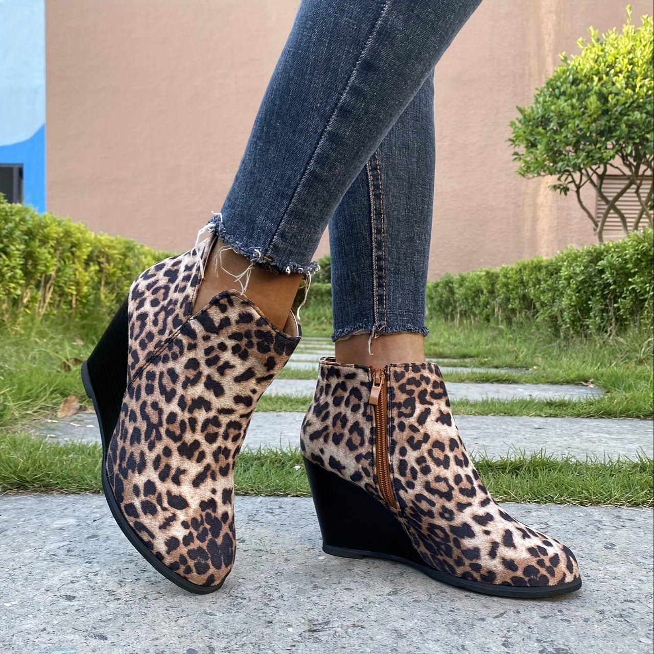 Retro suède enkellaarsjes met sleehak | Stijlvol, comfortabel & trendy | Nu beschikbaar! afbeelding 6