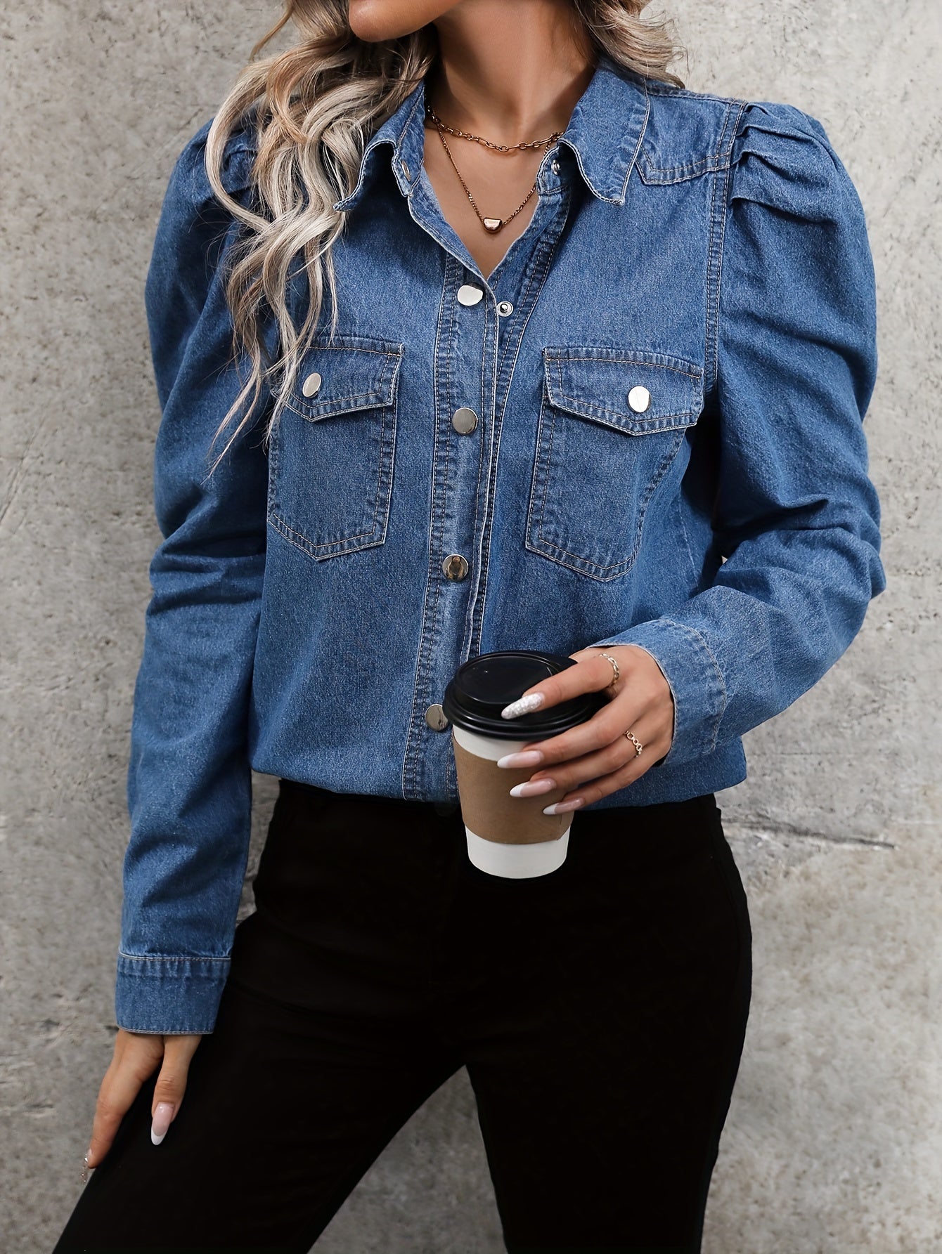 Stoer en stijlvol: Denim jack met klepzakken voor dames - Perfect voor de lente en herfst afbeelding 2