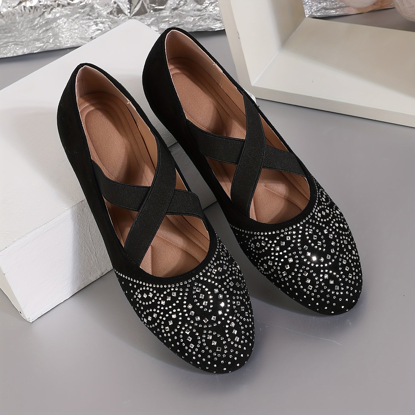 Stijlvolle en comfortabele ballet flats met elastische kruisband - perfect voor elke gelegenheid! afbeelding 2