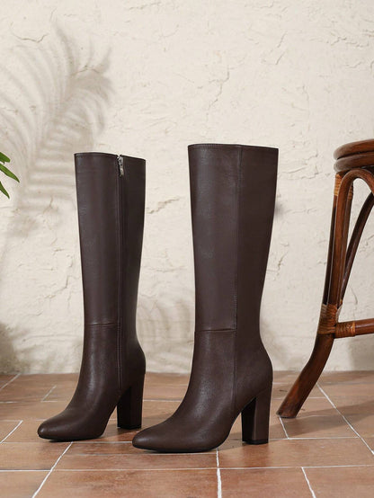 Overknee laarzen met dikke hak en zijrits