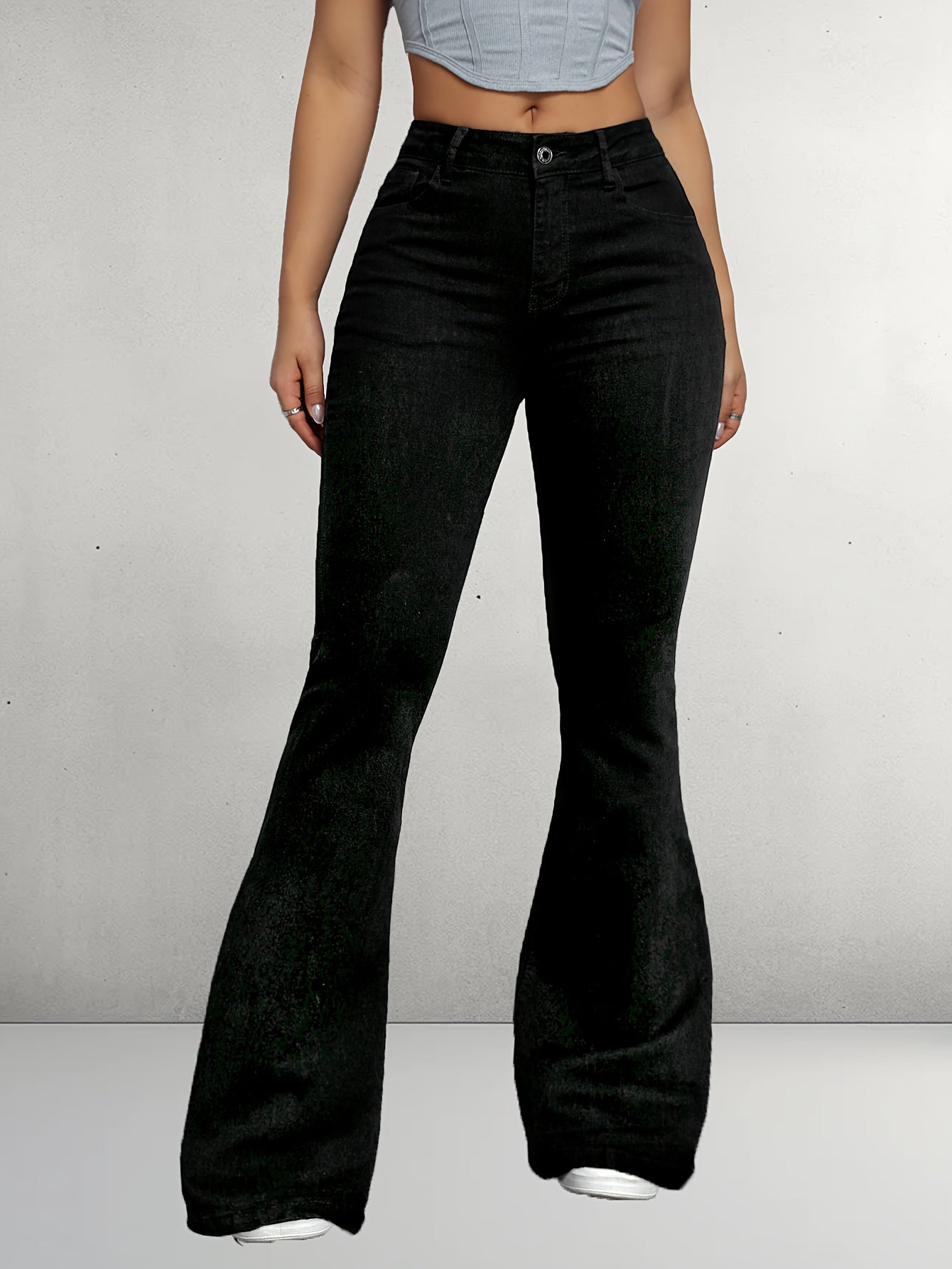 Elegante zwarte flare jeans met knoopdetail voor optimaal comfort afbeelding 3