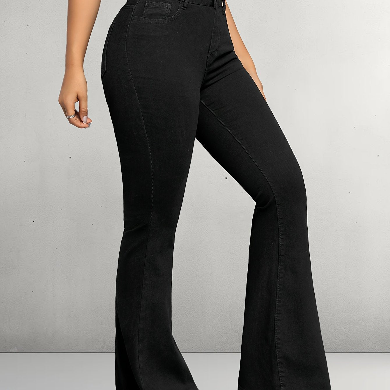 Elegante zwarte flare jeans met knoopdetail voor optimaal comfort afbeelding 6