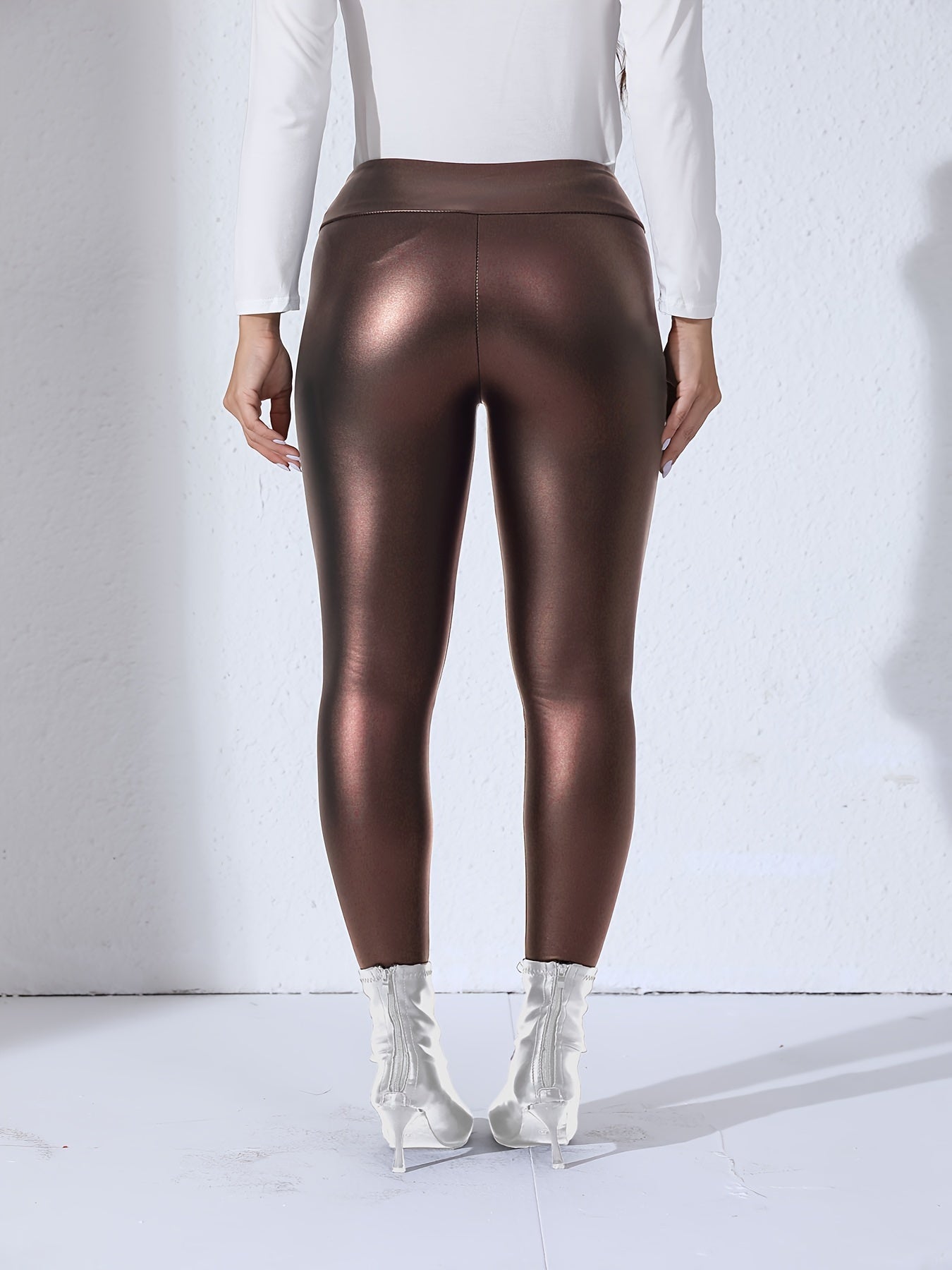 Stijlvolle en comfortabele PU-leer sportleggings voor herfst en winter buitenavonturen afbeelding 4