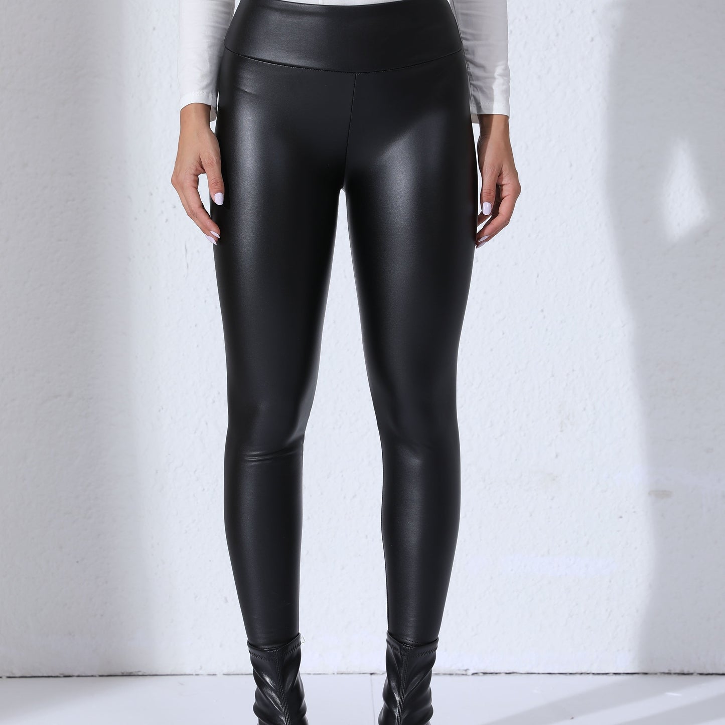 Stijlvolle en comfortabele PU-leer sportleggings voor herfst en winter buitenavonturen afbeelding 11
