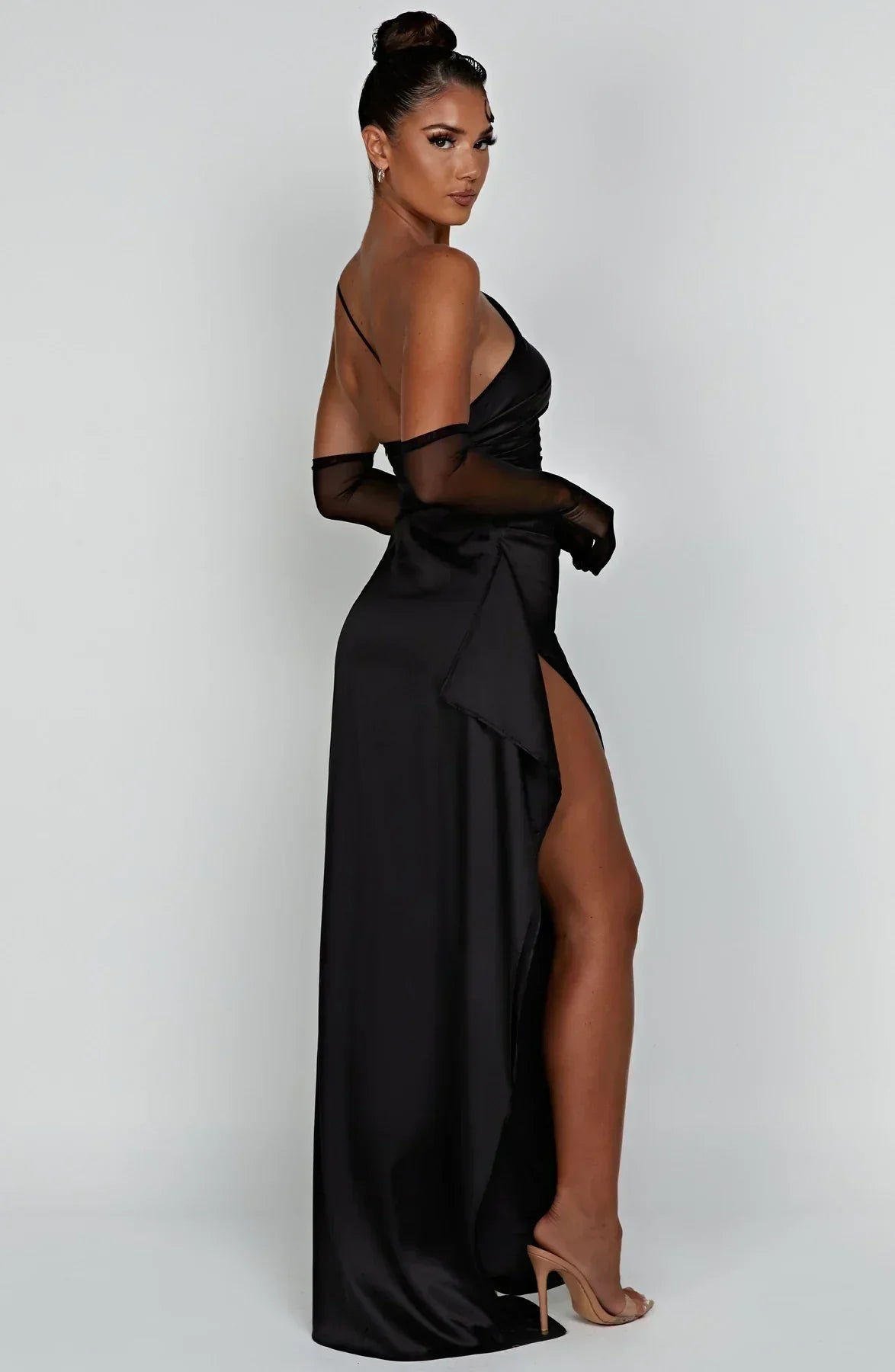 Schitterende Luxe Satijnen One-Shoulder Splitjurk