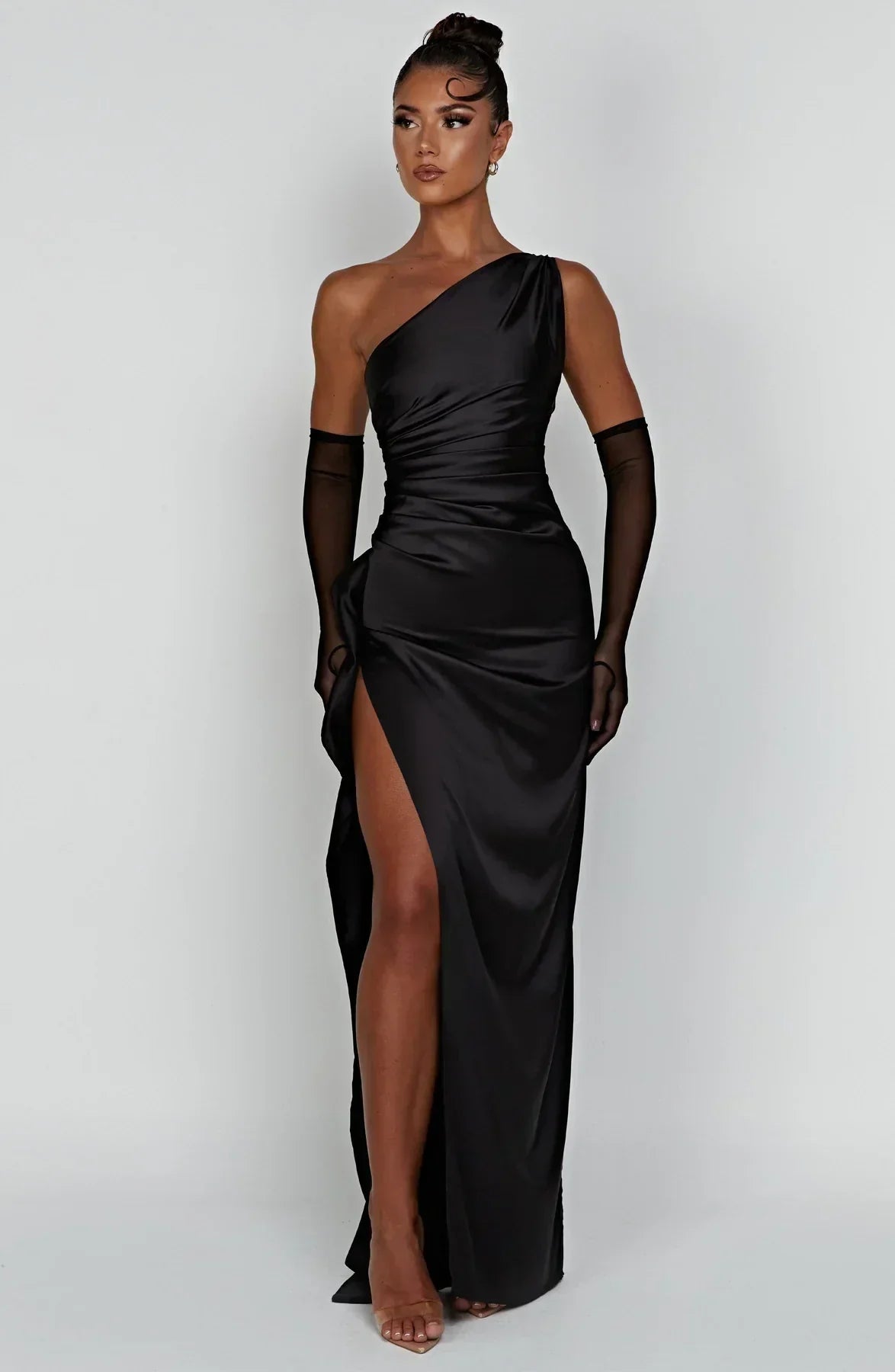 Schitterende Luxe Satijnen One-Shoulder Splitjurk