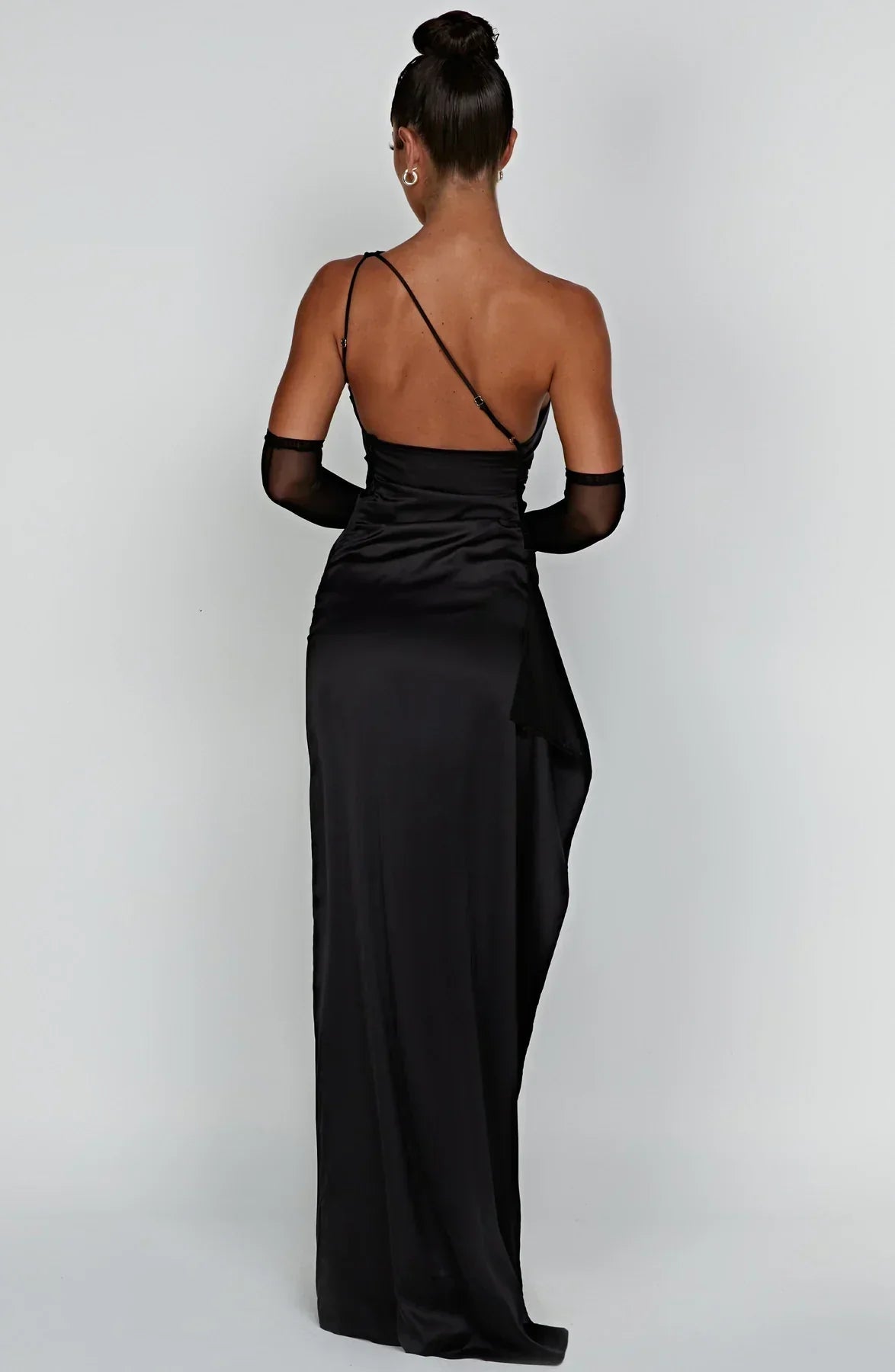 Schitterende Luxe Satijnen One-Shoulder Splitjurk
