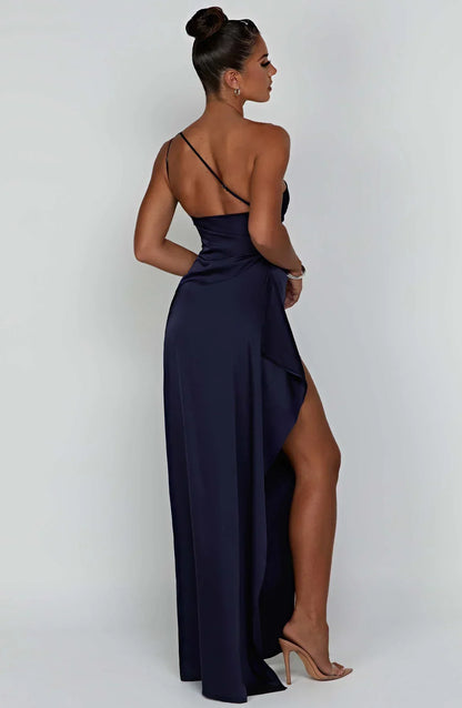Schitterende Luxe Satijnen One-Shoulder Splitjurk
