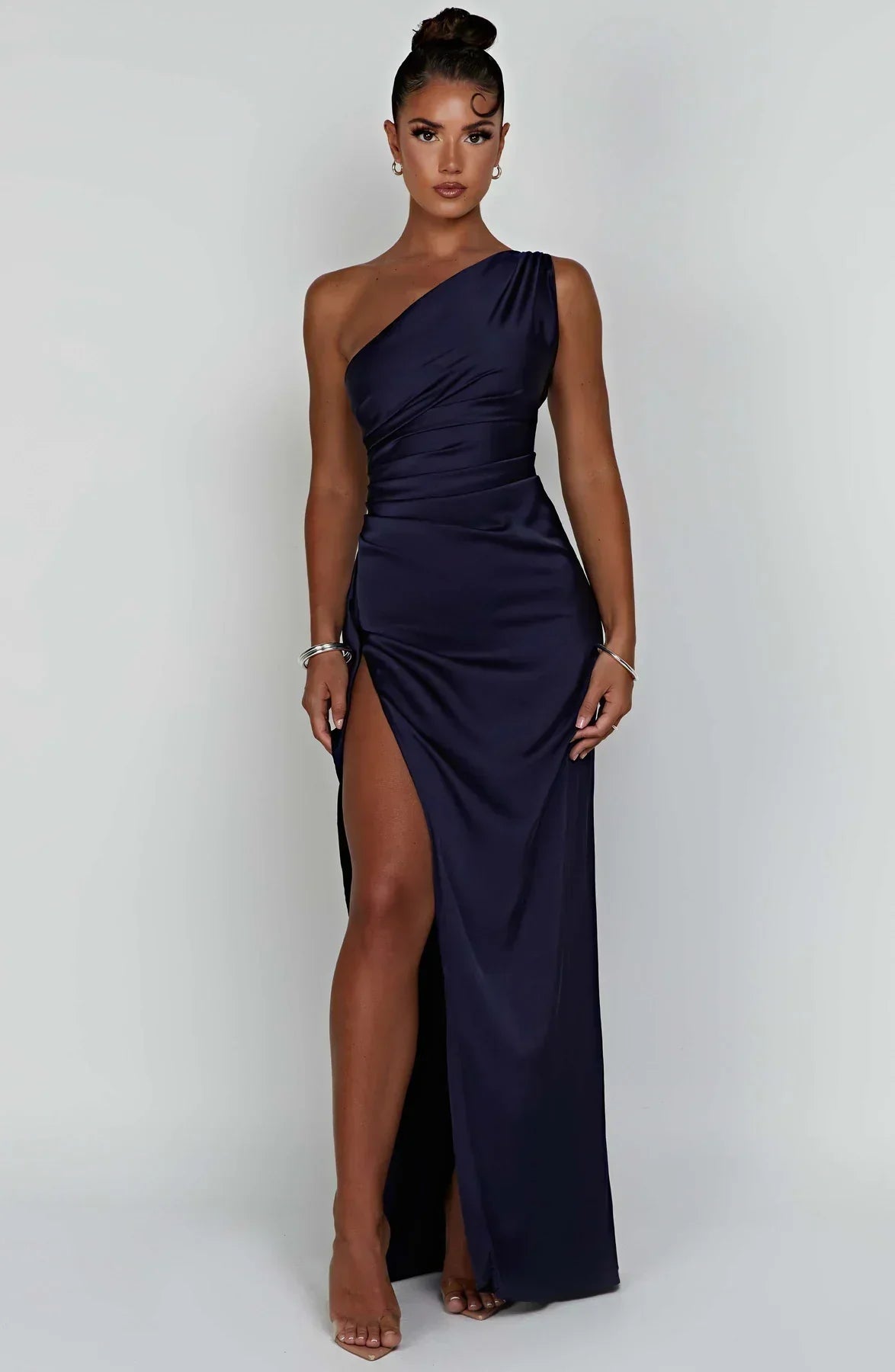 Schitterende Luxe Satijnen One-Shoulder Splitjurk