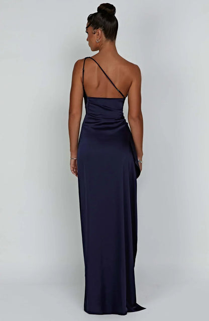 Schitterende Luxe Satijnen One-Shoulder Splitjurk