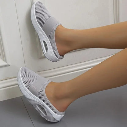Sophie | Comfortabele ademende zwarte pantoffels